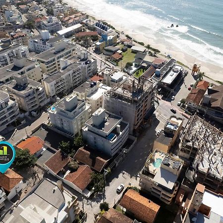 096C - Lindo sobrado 02 dormitórios para até 06 pessoas à poucos metros do Mar em Bombinhas Extérieur photo
